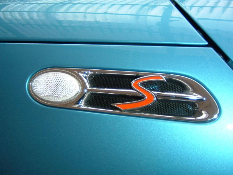 03-02-23_26 - MINI Side Badge and Indicator.JPG